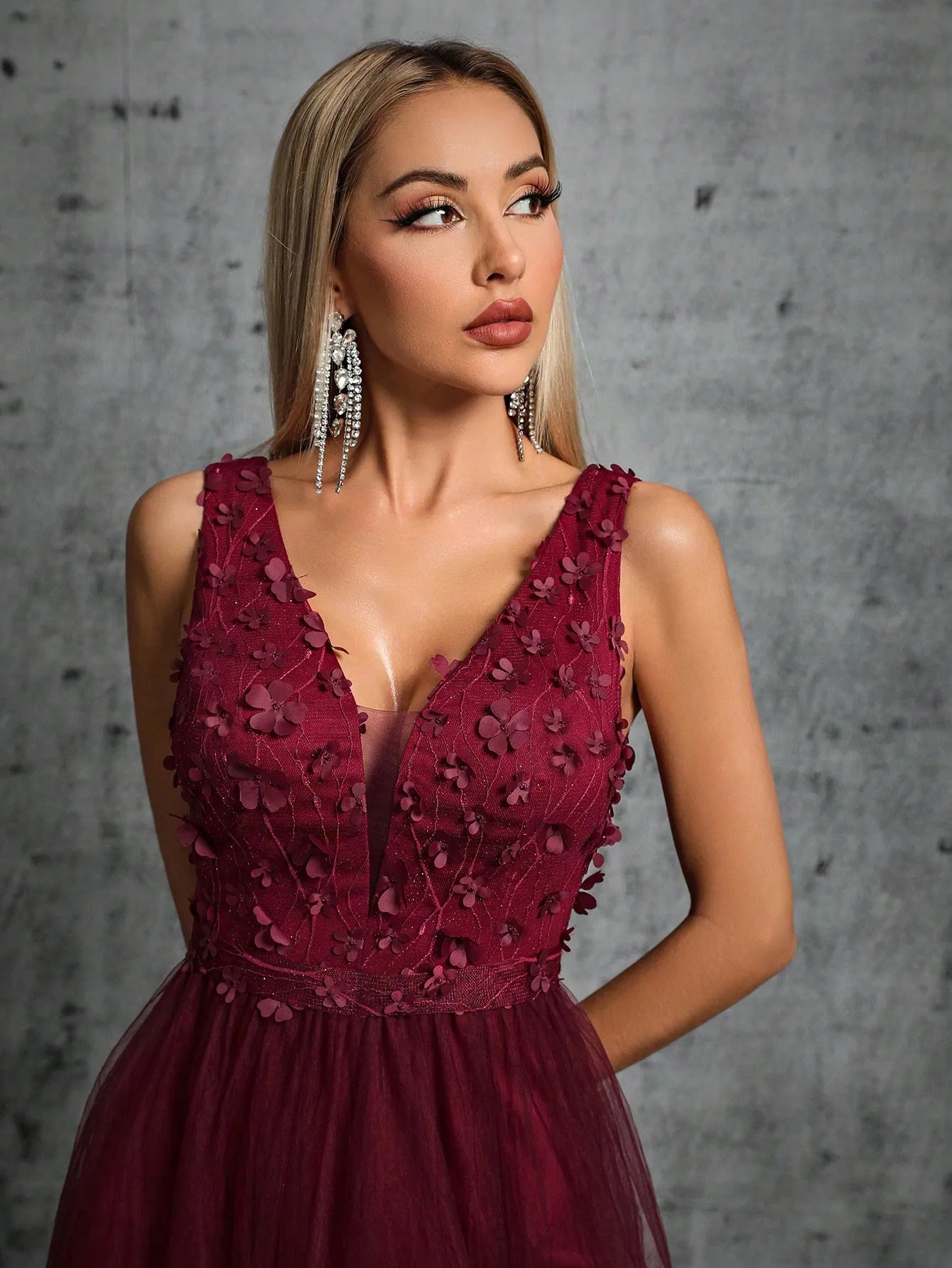 V-neck 3d sequin embroidered mesh slit skirt