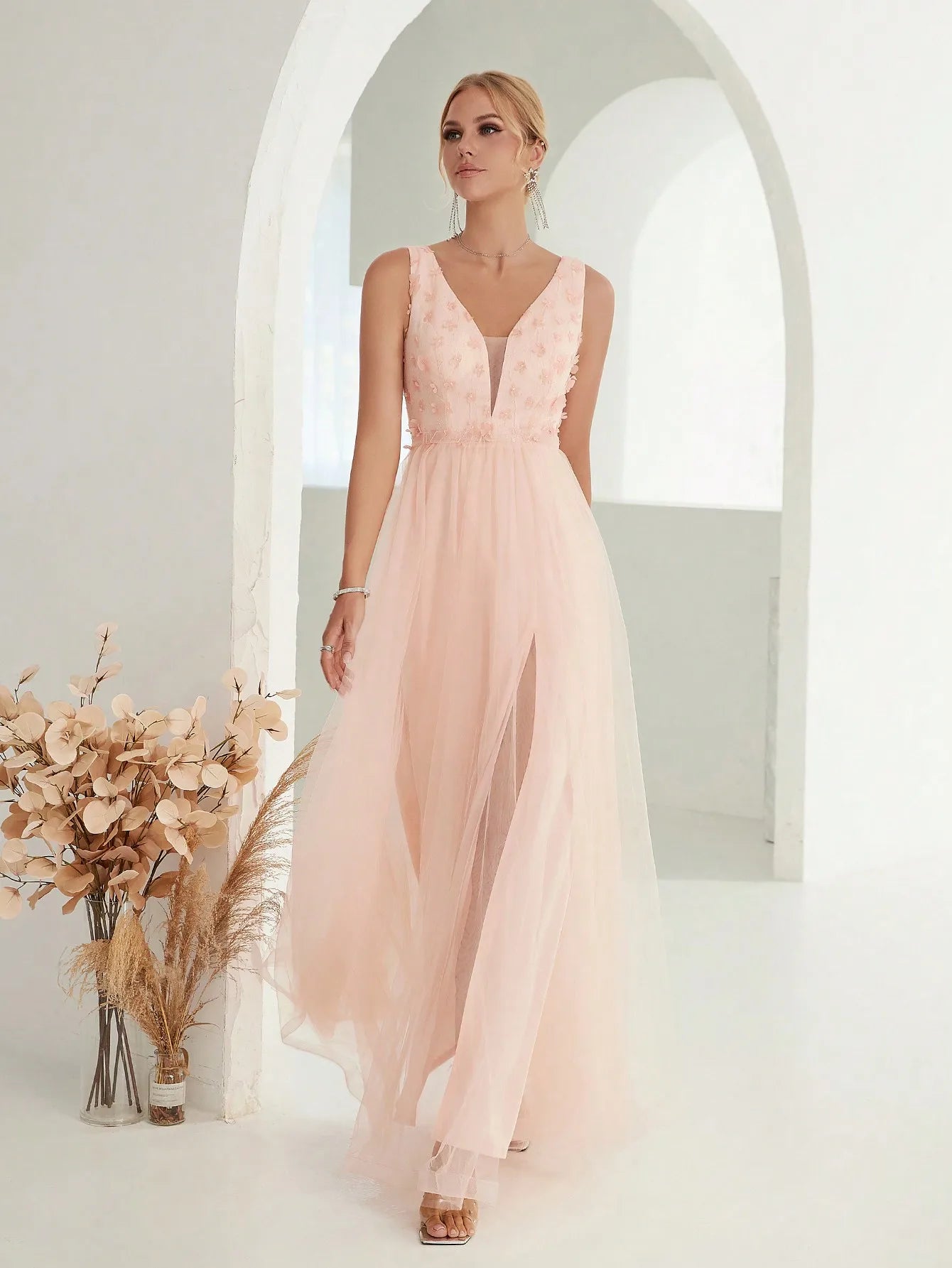 V-neck 3d sequin embroidered mesh slit skirt