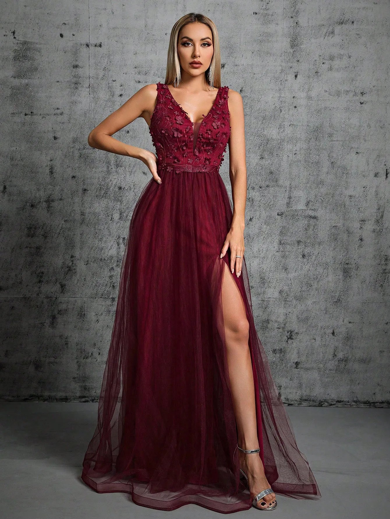 V-neck 3d sequin embroidered mesh slit skirt