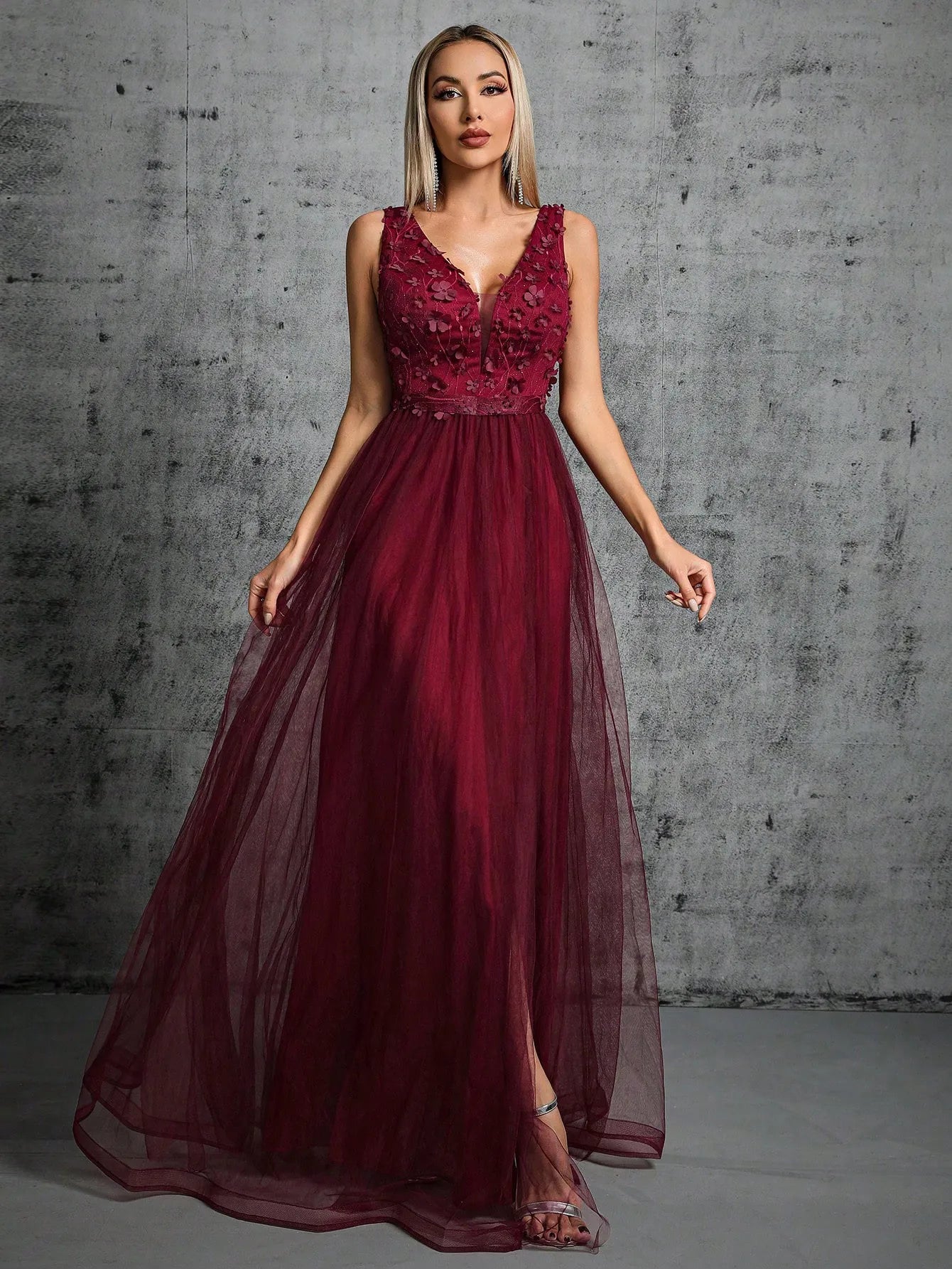 V-neck 3d sequin embroidered mesh slit skirt