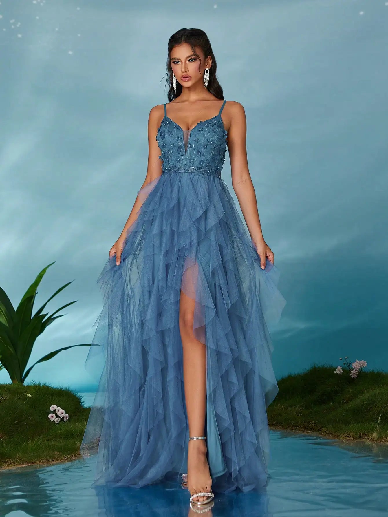 V-neck sexy three-dimensional embroidery bar, splicing three-dimensional mesh lotus skirt wide slit skirt