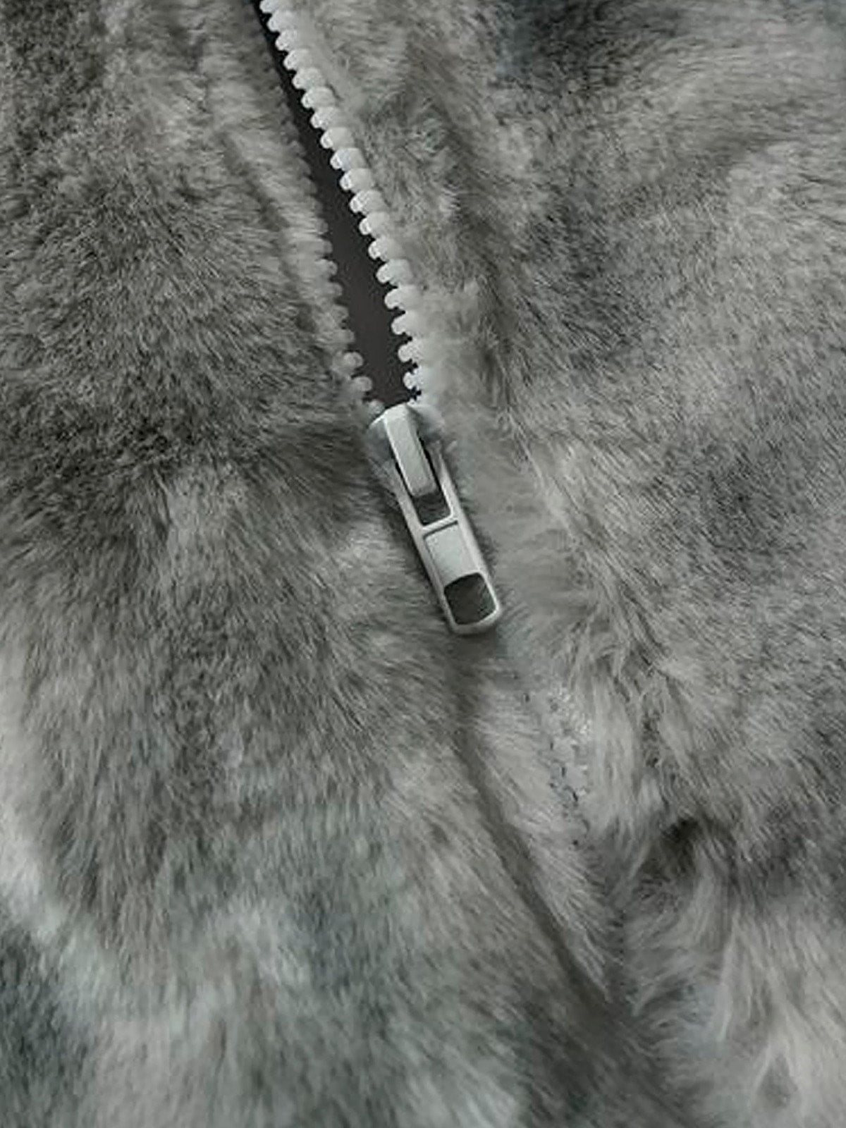 Zipper detail on men’s grey tie-dye faux fur jacket
